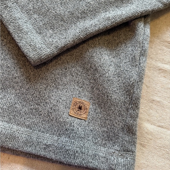 G.H. Bass & Co. Gray Crewneck Sweater - Picture 2 of 8